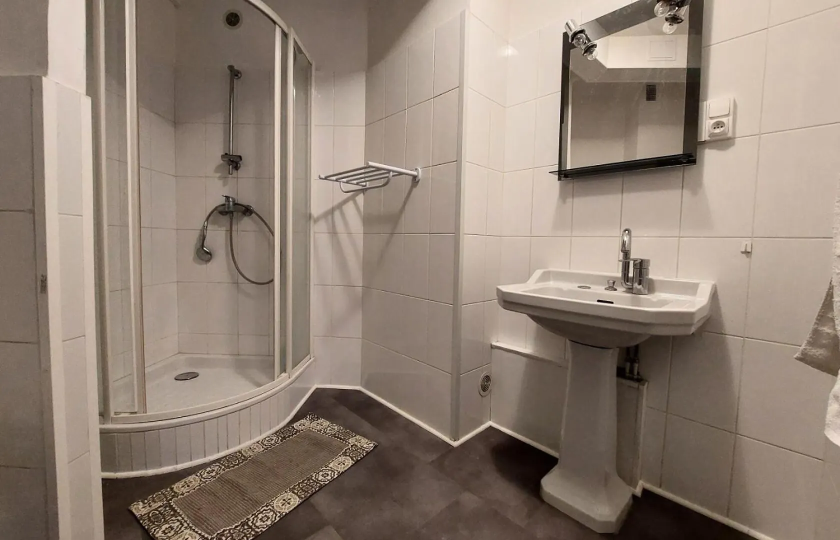 Apartment Residence Le Savoy - Spacieux Logement, Belle Vue Au Coeur De La Ville ! Mae-7531 Aix-les-Bains